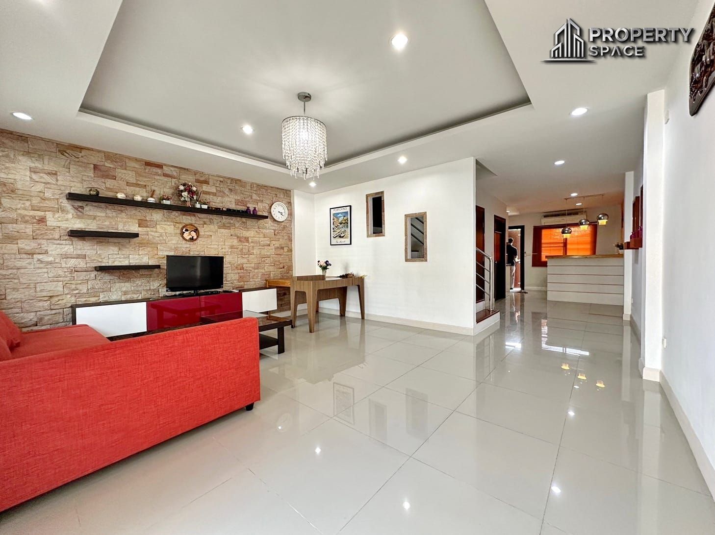 Modern 2 Bedroom Townhouse In East Pattaya For Sale Image 5