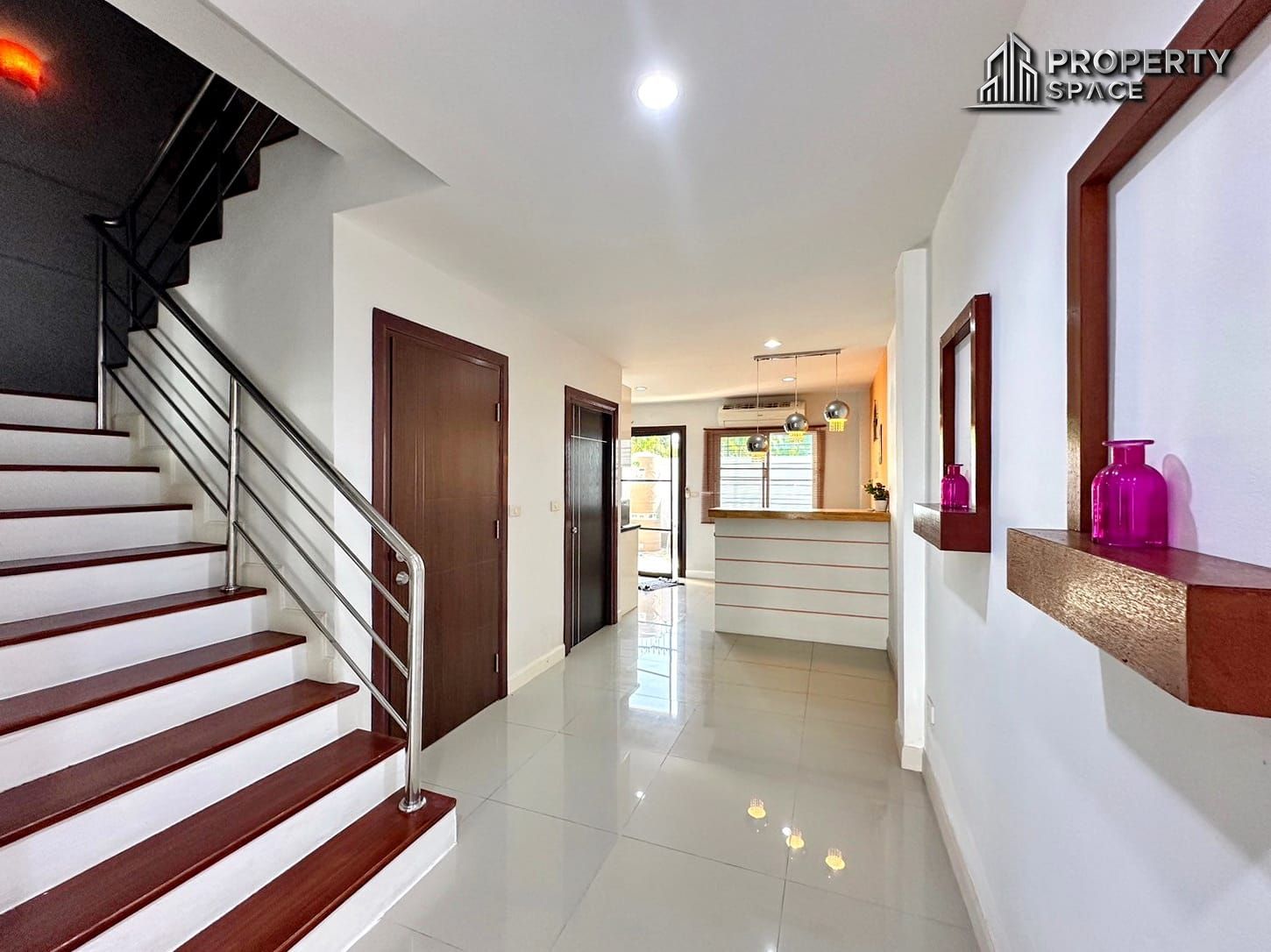 Modern 2 Bedroom Townhouse In East Pattaya For Sale Image 6