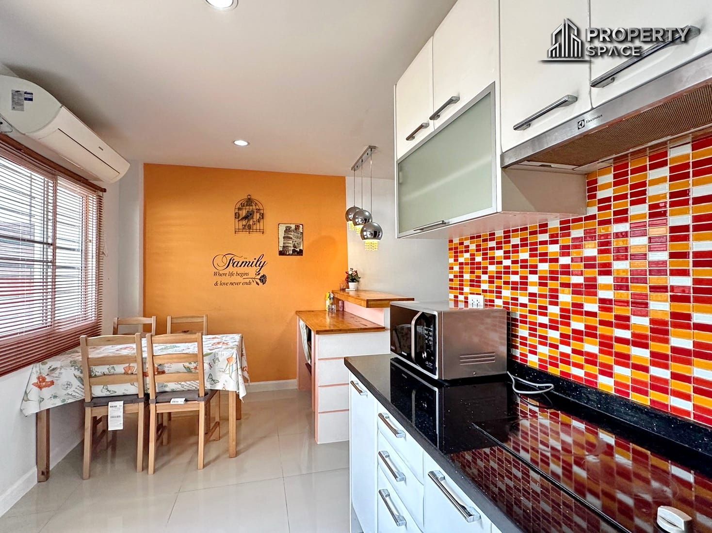 Modern 2 Bedroom Townhouse In East Pattaya For Sale Image 8