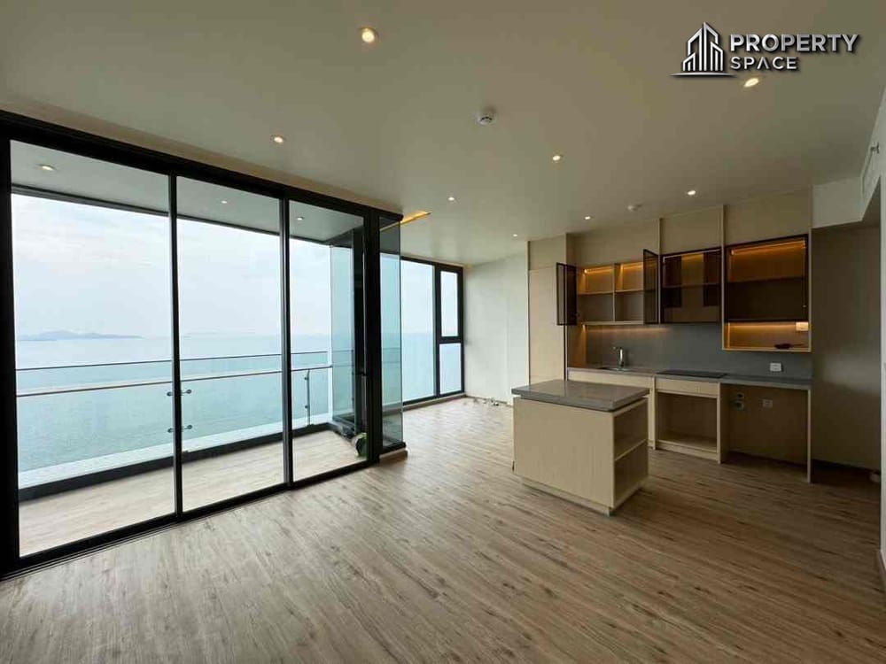 Unparalleled Luxury: 2-Bedroom Beachfront Condo in Arom Wongamat With Private Elevator For Sale Image 4