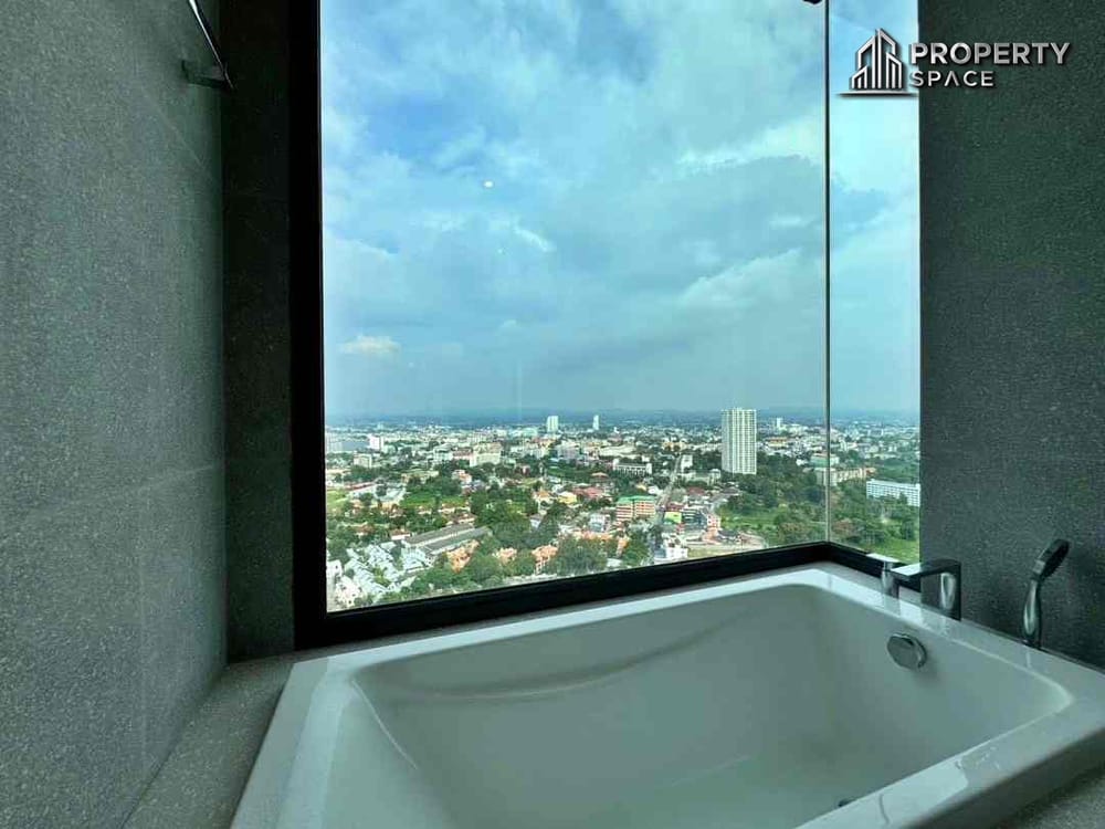 Unparalleled Luxury: 2-bedroom Beachfront Condo In Arom Wongamat With Private Elevator For Sale Image 11