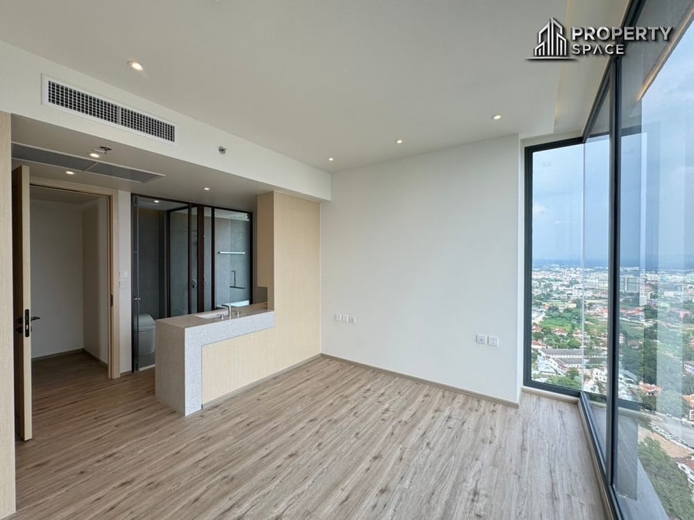 Unparalleled Luxury: 2-bedroom Beachfront Condo In Arom Wongamat With Private Elevator For Sale Image 8