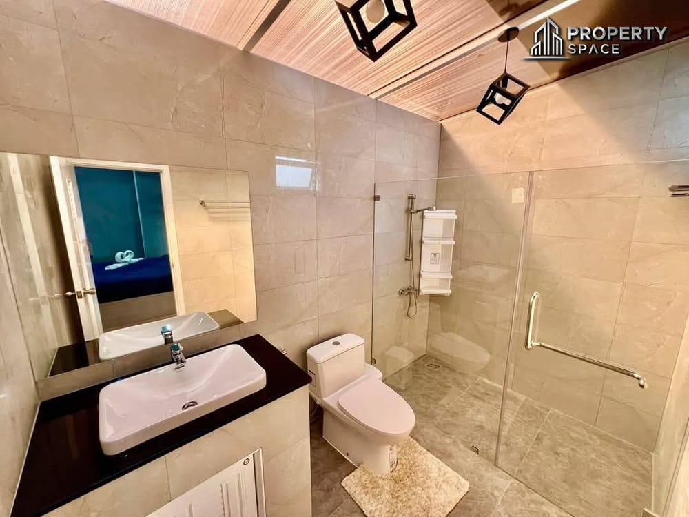 Newly Renovated Modern Pool Villa with 4 Bedrooms in East Pattaya For Rent Image 12