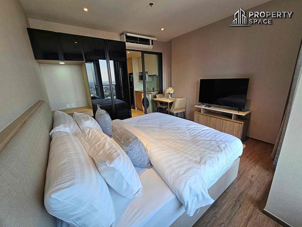 Brand New 1-Bedroom City View Condo in Once Pattaya for Rent Image 4