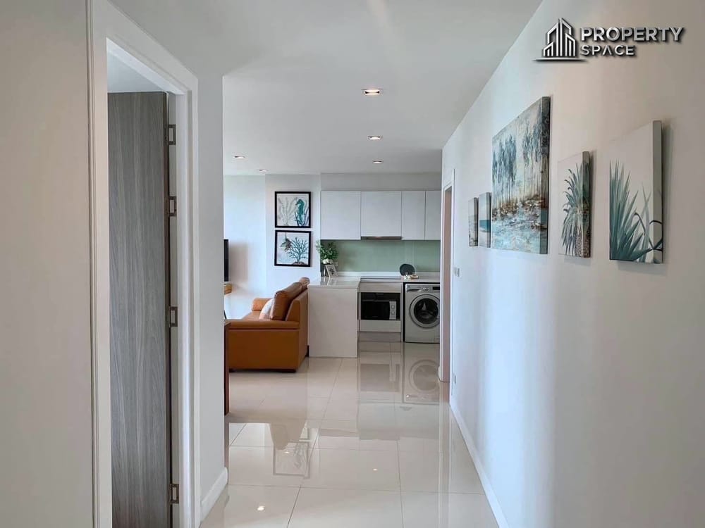 Modern 2-Bedroom Sea View Condo in De Amber Pattaya for Sale Image 5