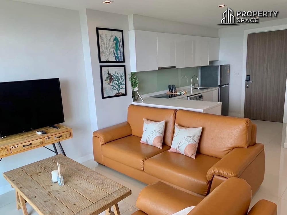 Modern 2-Bedroom Sea View Condo in De Amber Pattaya for Sale Image 6