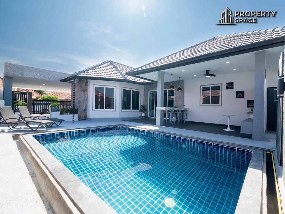 Modern Luxury 4-Bedroom Pool Villa in East Pattaya Near The Chill Shopping Mall – For Sale Image 1