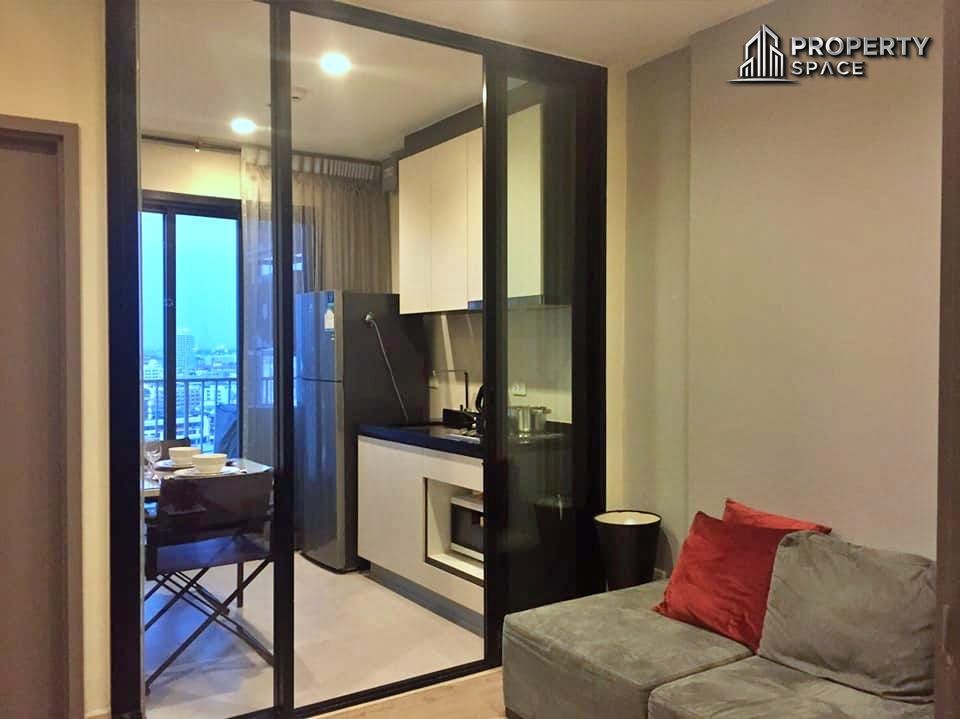 1 Bedroom In The Base Central Pattaya Condo For Sale Image 5