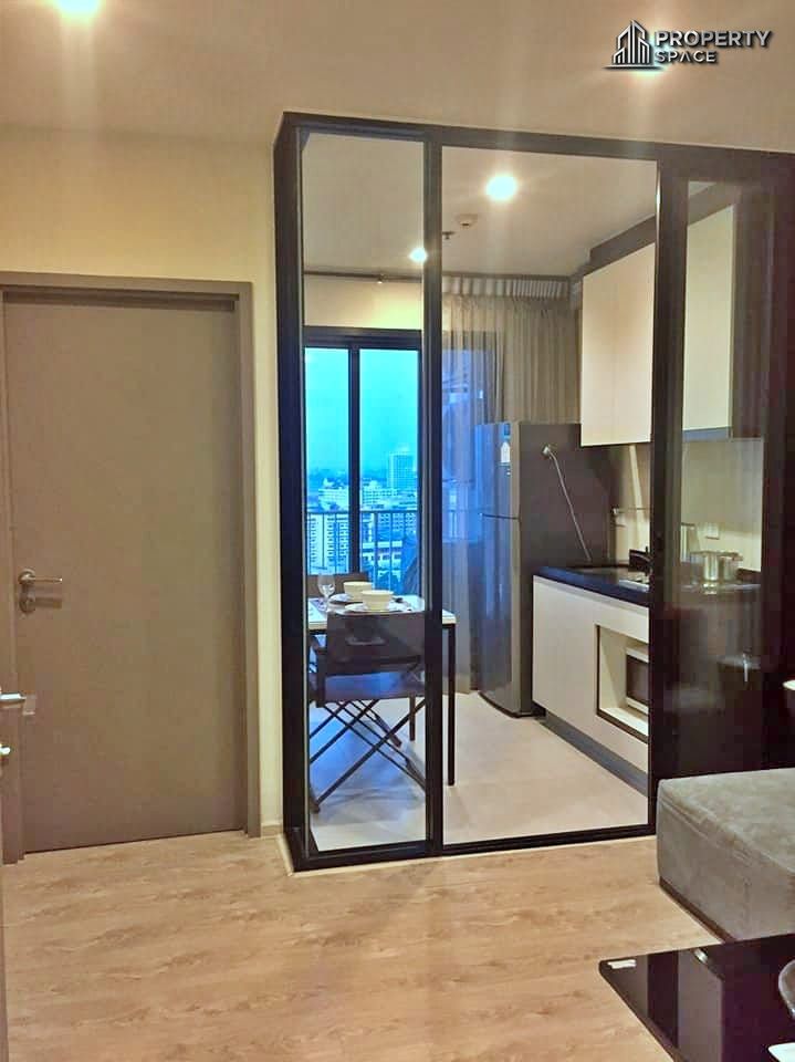 1 Bedroom In The Base Central Pattaya Condo For Sale Image 6