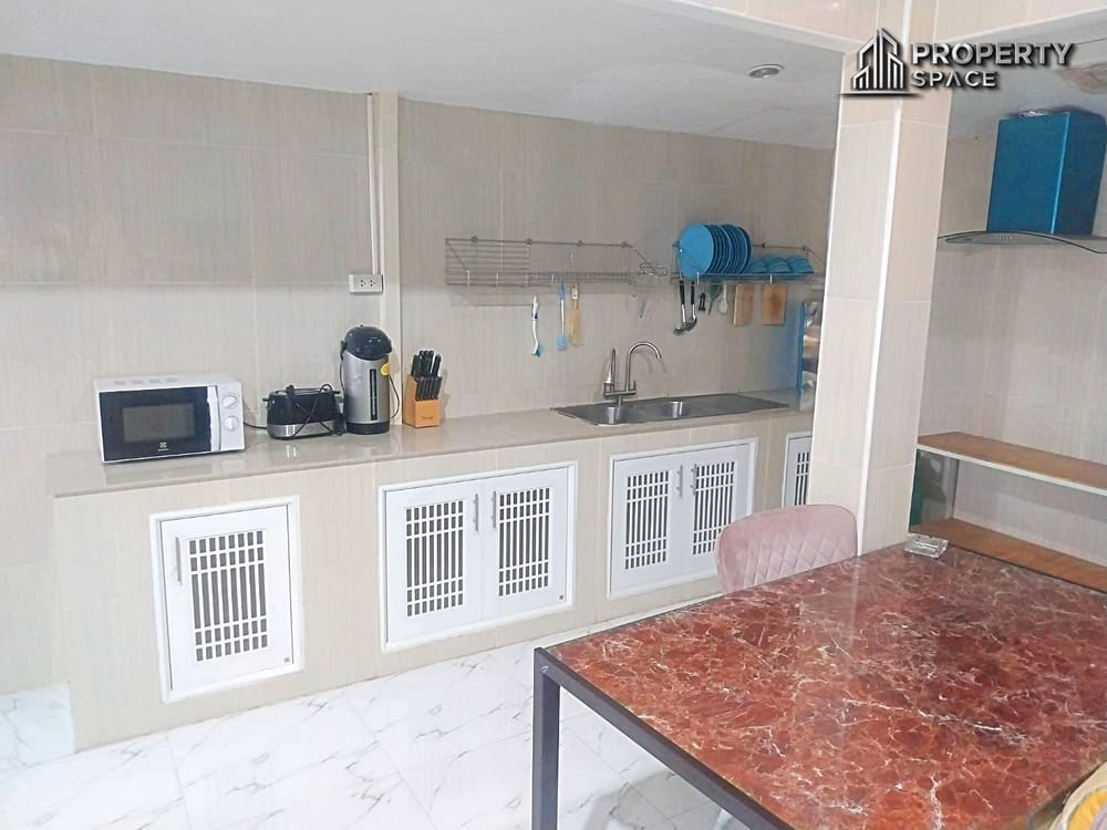 4 Bedroom House in Eakmongkol 4, East Pattaya – For Sale And Rent Image 9