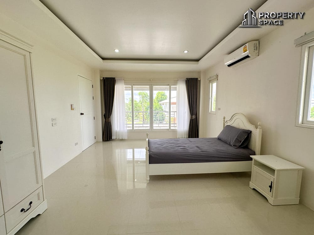 Luxury Living: Private Pool Villa in East Pattaya Close to Chak Nok Lake – For Sale Image 39