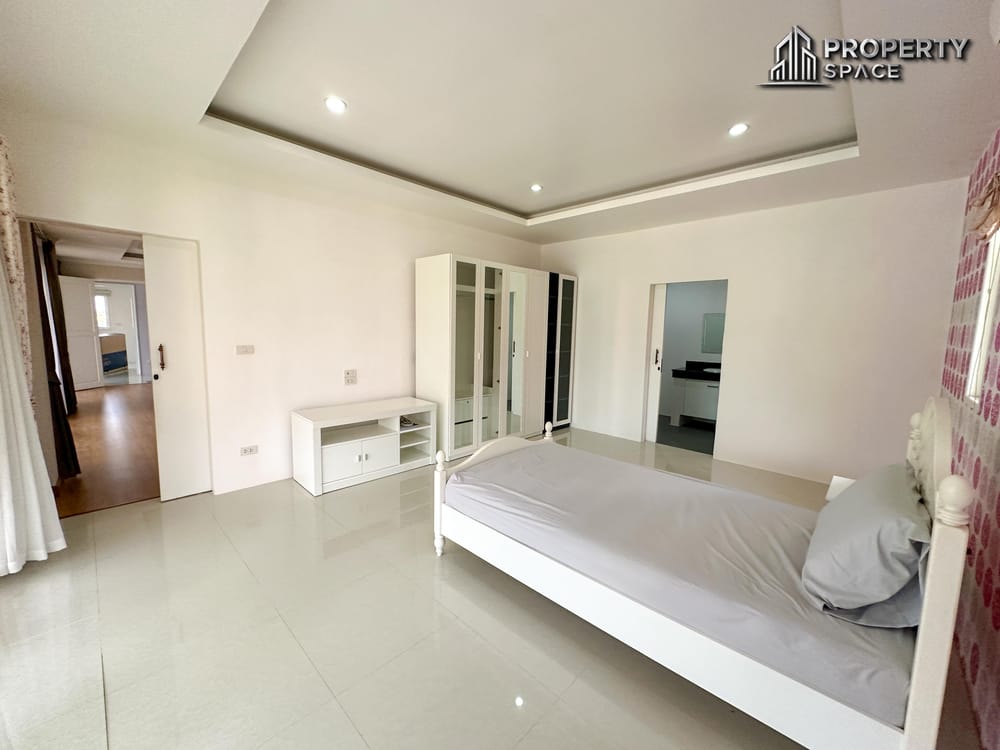 Luxury Living: Private Pool Villa in East Pattaya Close to Chak Nok Lake – For Sale Image 44