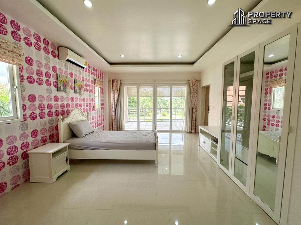 Luxury Living: Private Pool Villa in East Pattaya Close to Chak Nok Lake – For Sale Image 42