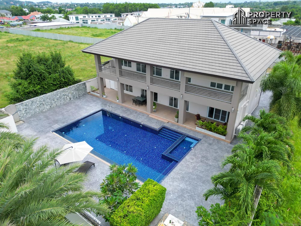 Luxury Living: Private Pool Villa in East Pattaya Close to Chak Nok Lake – For Sale Image 1