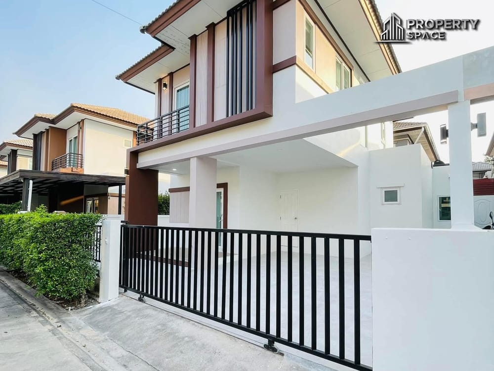 Modern Living in Pattaya – 3 Bedroom House in Patta Let Village For Sale  Image 3