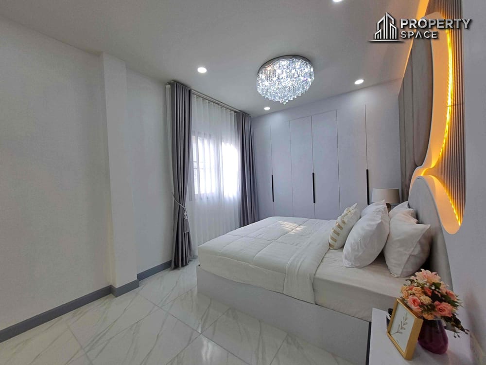 Spacious 4-Bedroom Luxury Pool Villa Near Mabprachan Lake, Pattaya – For Sale Image 21