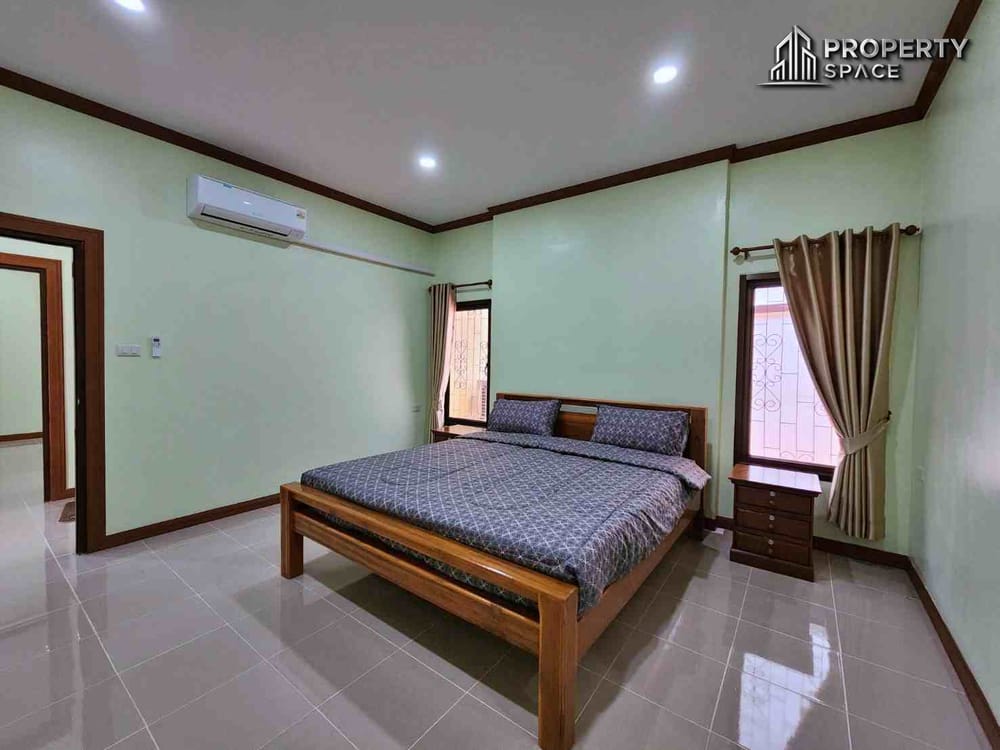 Newly Renovated 4 Bedroom Pool Villa In East Pattaya For Rent Image 12