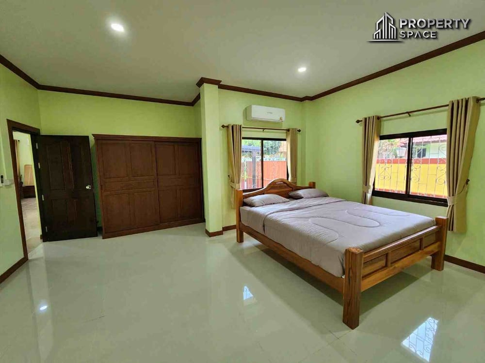 Newly Renovated 4 Bedroom Pool Villa In East Pattaya For Rent Image 21
