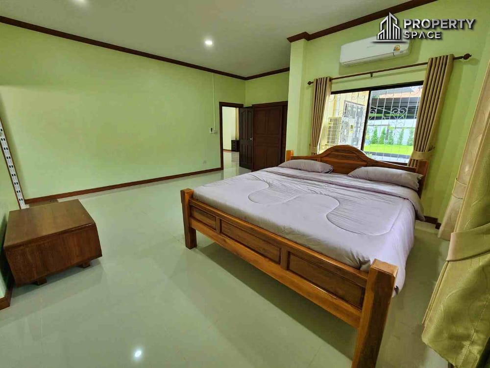 Newly Renovated 4 Bedroom Pool Villa In East Pattaya For Rent Image 20