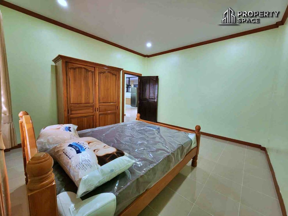 Newly Renovated 4 Bedroom Pool Villa In East Pattaya For Rent Image 25