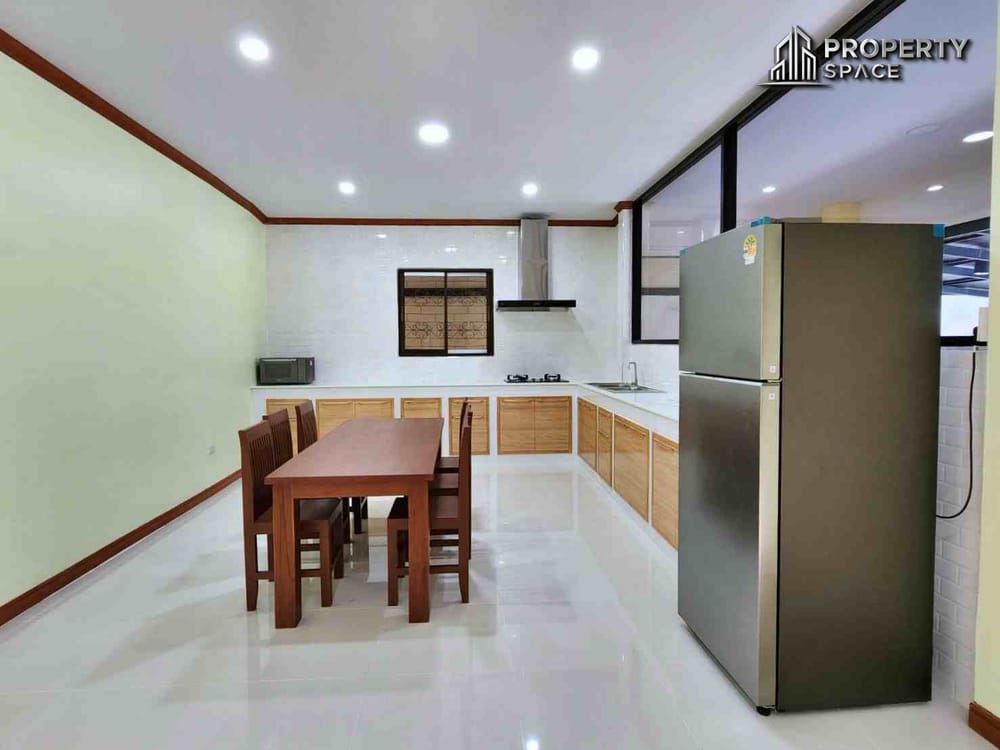 Newly Renovated 4 Bedroom Pool Villa In East Pattaya For Rent Image 8