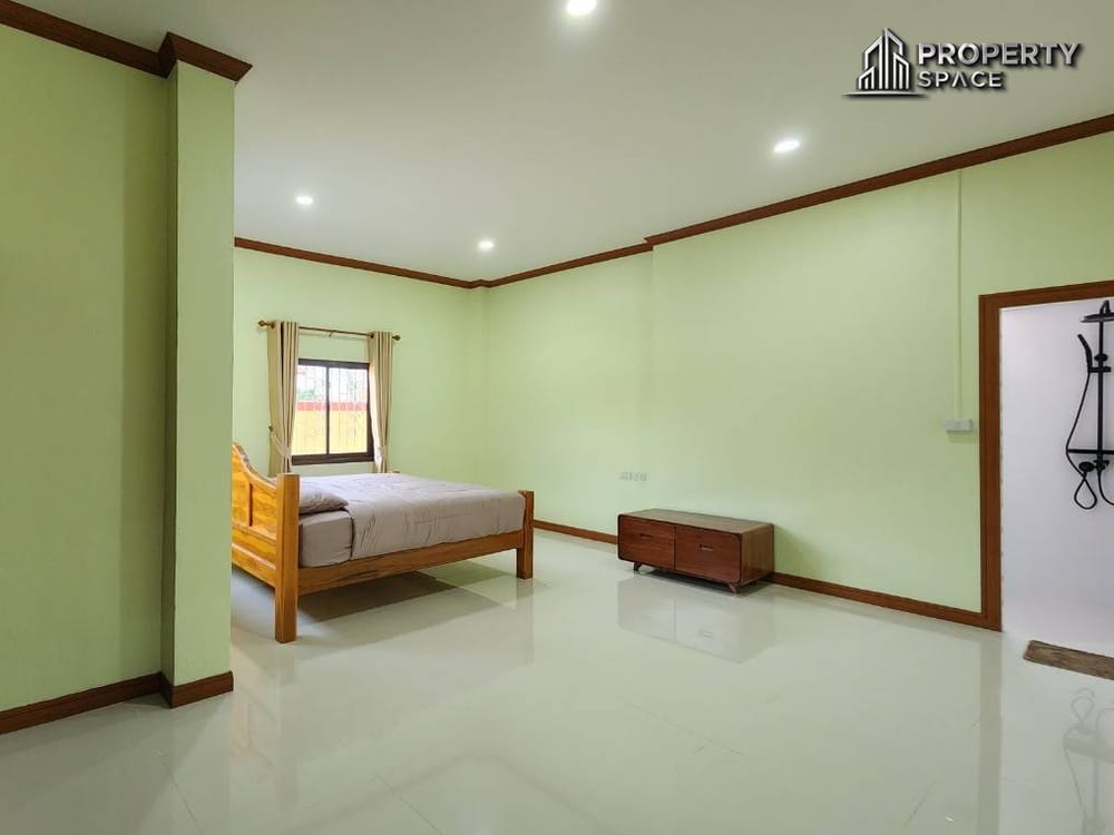 Newly Renovated 4 Bedroom Pool Villa In East Pattaya For Rent Image 22