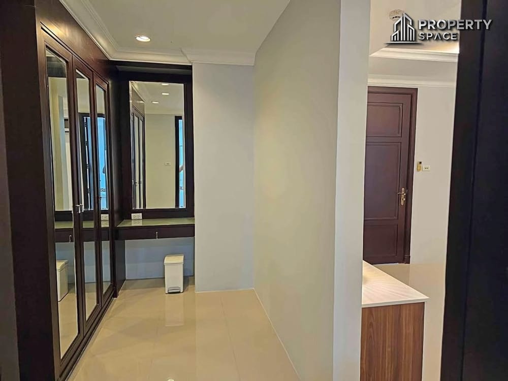 Modern 2-Bedroom Condo for Rent in LK Regent, Central Pattaya Image 12