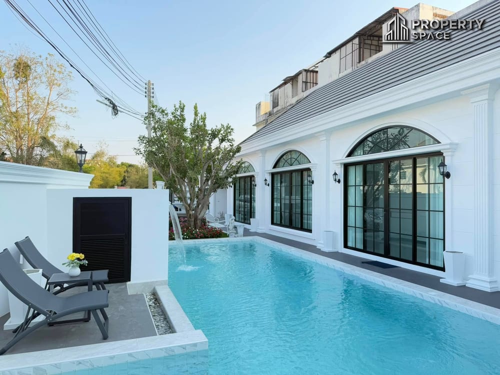 Luxury 4-Bedroom Modern Pool Villa in Soi Siam Country Club, Pattaya – For Sale Image 1