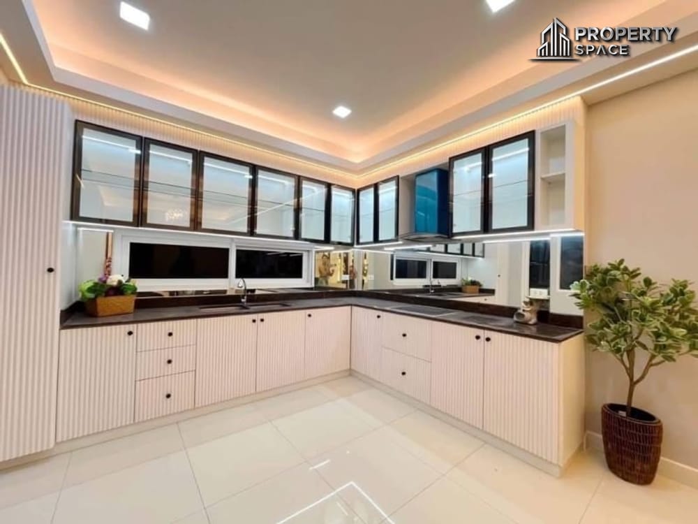 Newly Renovated 5-Bedroom Pool Villa in Central Park 4/2, Pattaya – For Sale Image 10