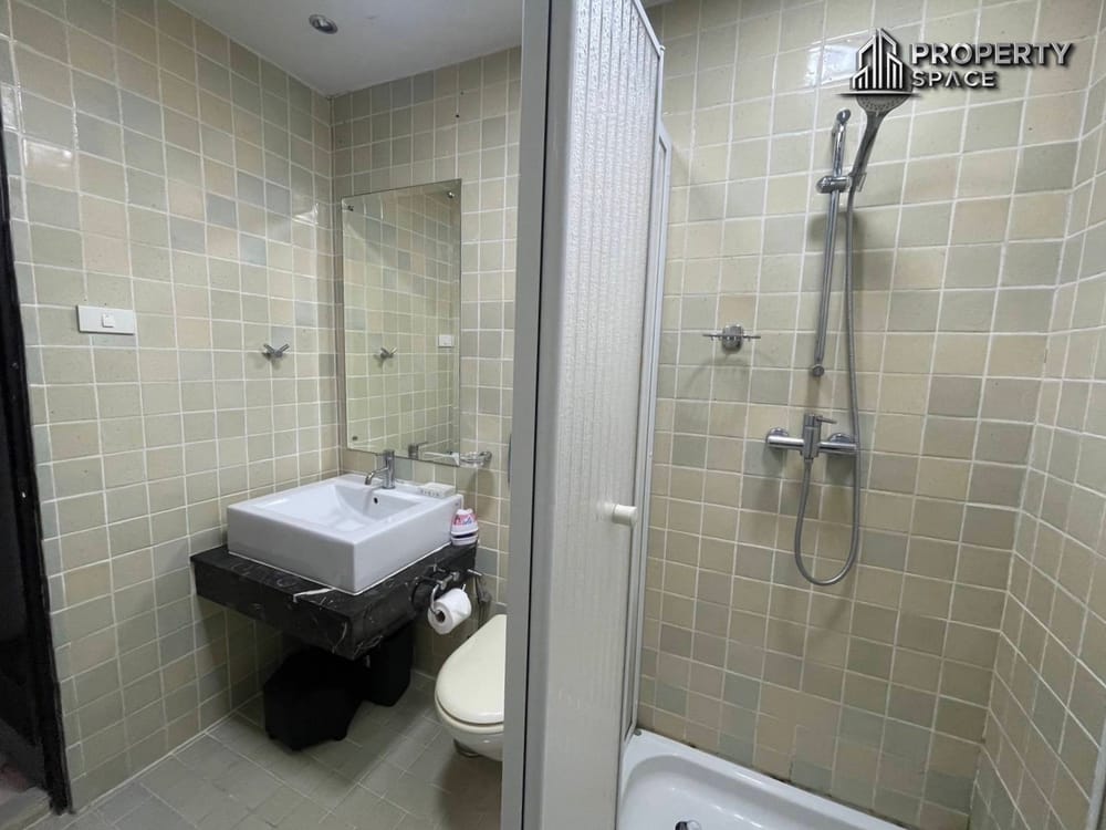 Spacious 2 Bedroom In Panchalae Residences Jomtien For Rent Image 8