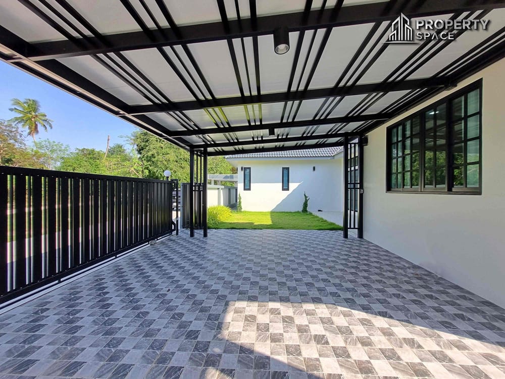 Brand New 4-Bedroom Pool Villa Near Mabprachan Lake, Pattaya – For Sale Image 6
