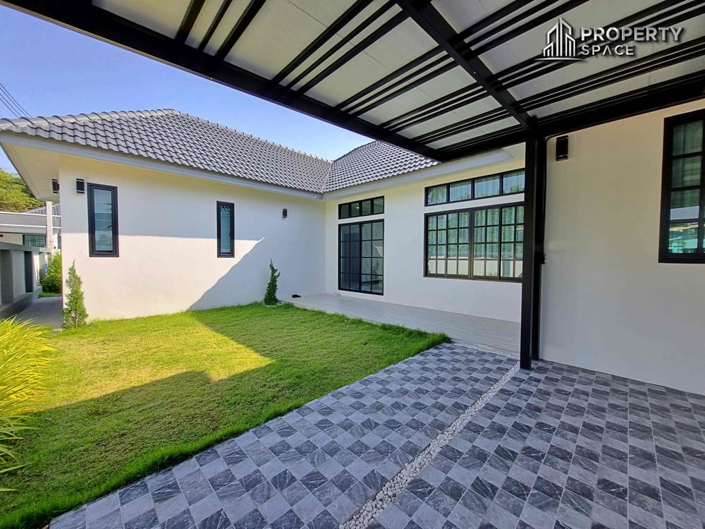 Brand New 4-Bedroom Pool Villa Near Mabprachan Lake, Pattaya – For Sale Image 6