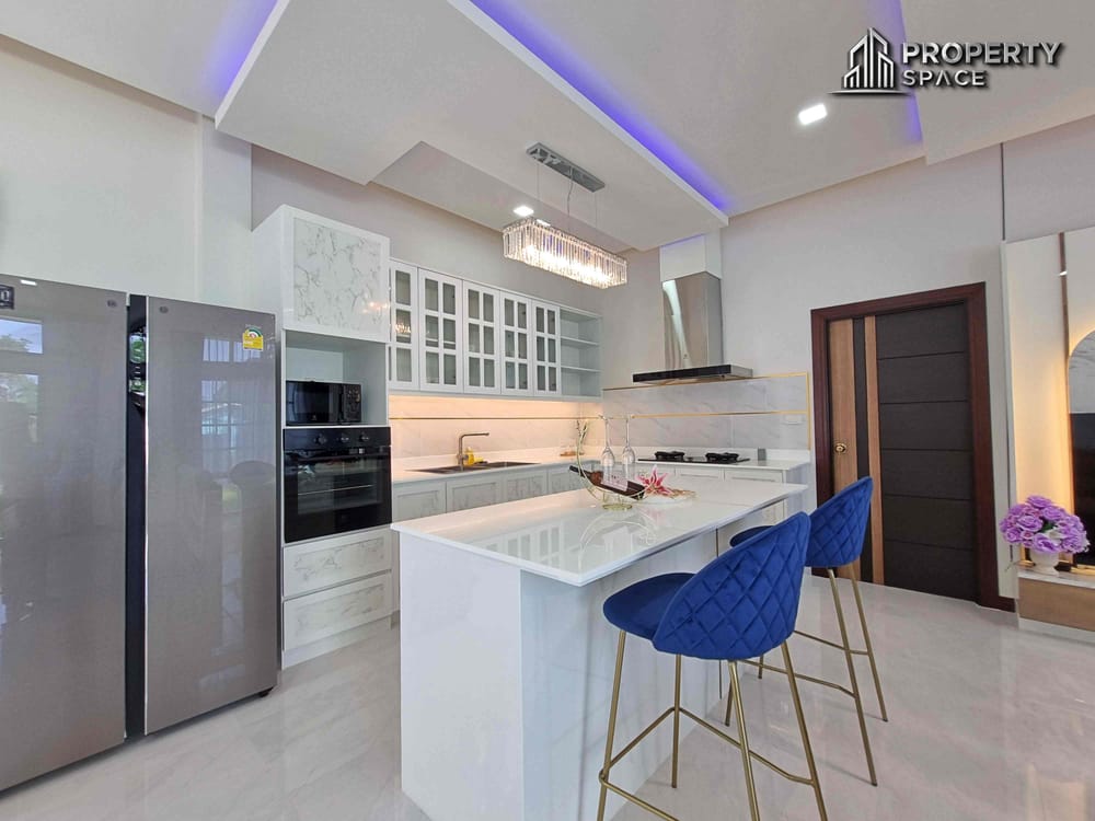 Brand New 4-Bedroom Pool Villa Near Mabprachan Lake, Pattaya – For Sale Image 20