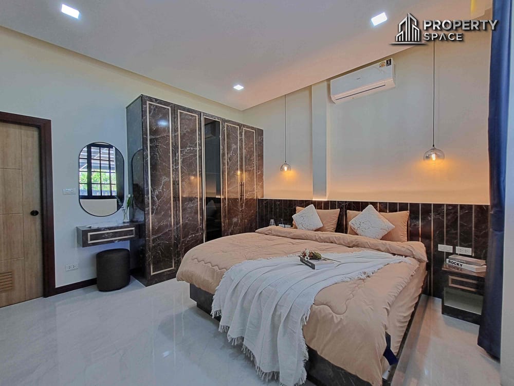 Brand New 4-Bedroom Pool Villa Near Mabprachan Lake, Pattaya – For Sale Image 22