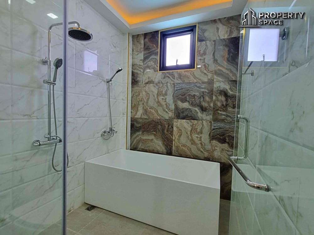 Brand New 4-Bedroom Pool Villa Near Mabprachan Lake, Pattaya – For Sale Image 35
