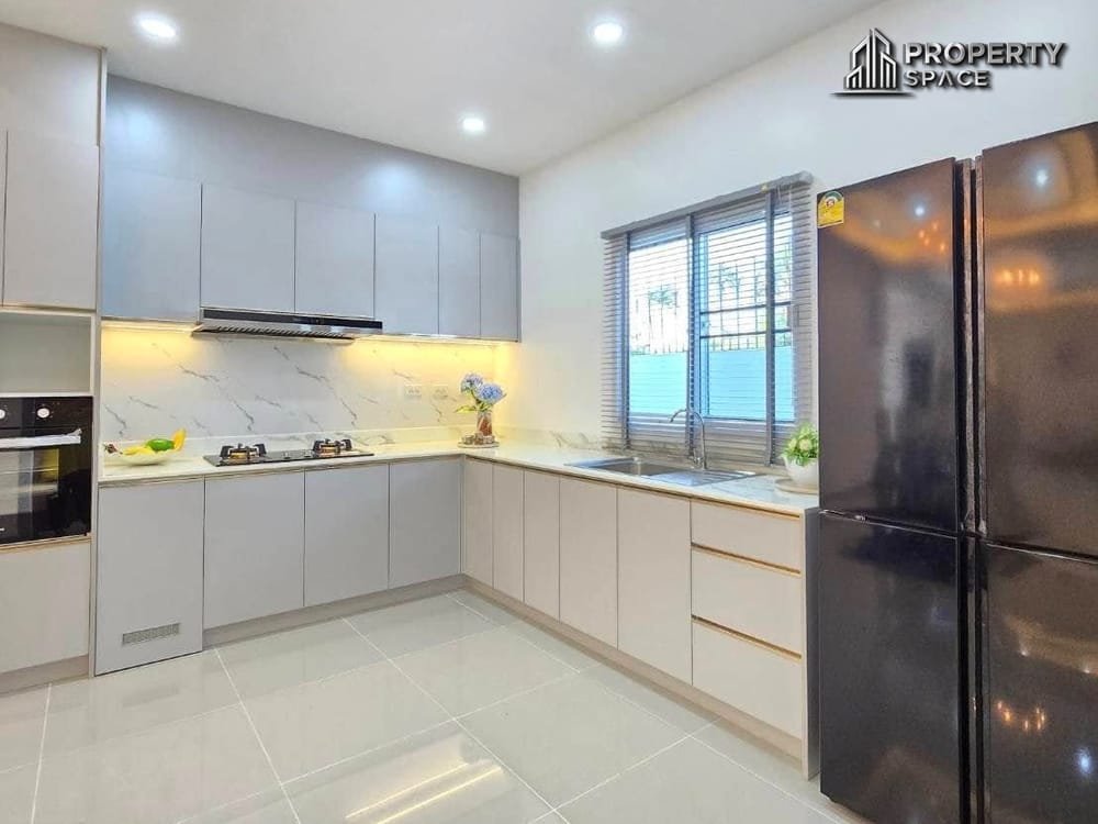 Brand New 4-Bedroom Modern Pool Villa Near Mabprachan Lake, Pattaya – For Sale Image 9