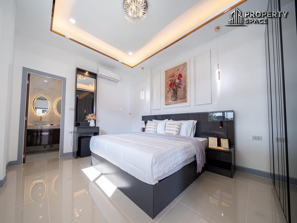 Brand New 4-Bedroom Modern Pool Villa Near Mabprachan Lake, Pattaya – For Sale Image 13