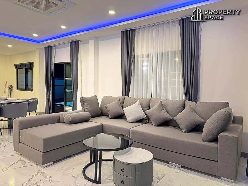 Modern 5-Bedroom Pool Villa in Park Rungrueng Village, Pattaya – For Sale Image 6