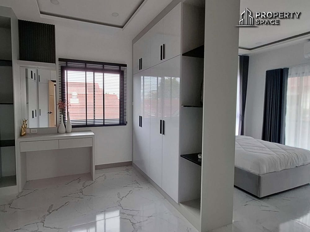 Modern 5-Bedroom Pool Villa in Park Rungrueng Village, Pattaya – For Sale Image 16