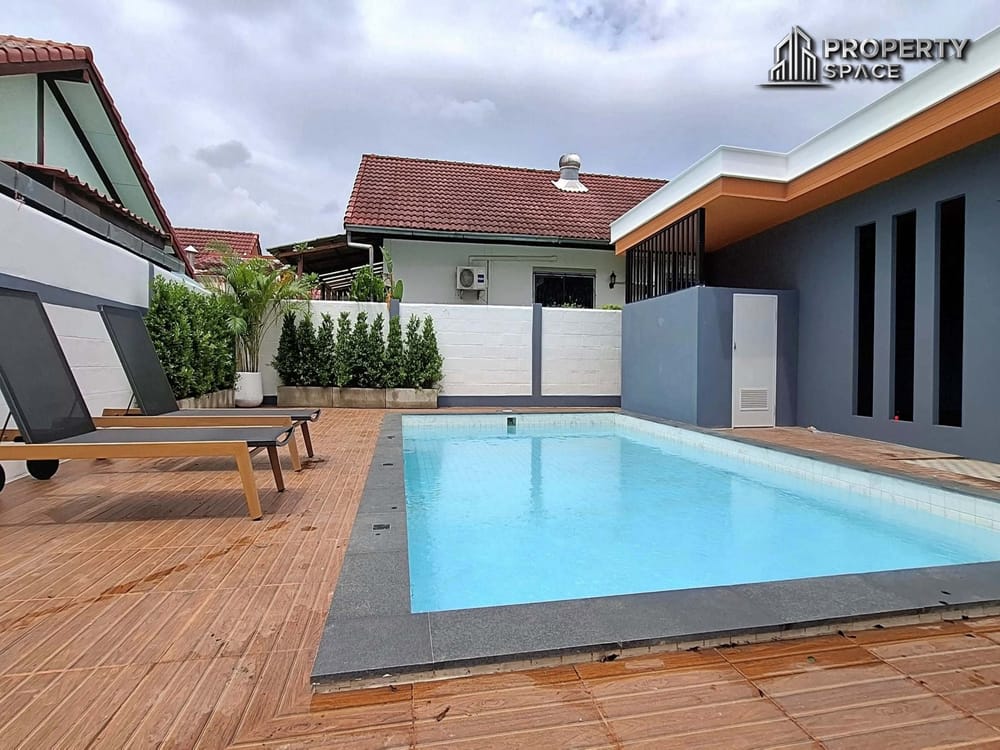 Modern 5-Bedroom Pool Villa in Park Rungrueng Village, Pattaya – For Sale Image 4