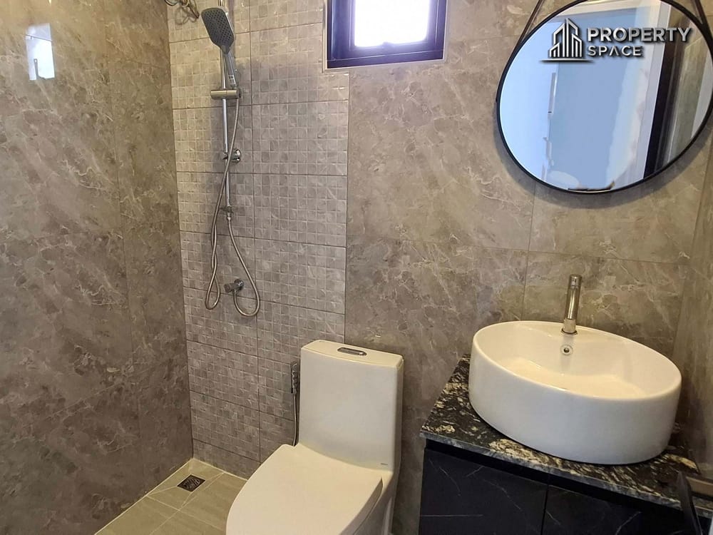 Modern 5-Bedroom Pool Villa in Park Rungrueng Village, Pattaya – For Sale Image 28