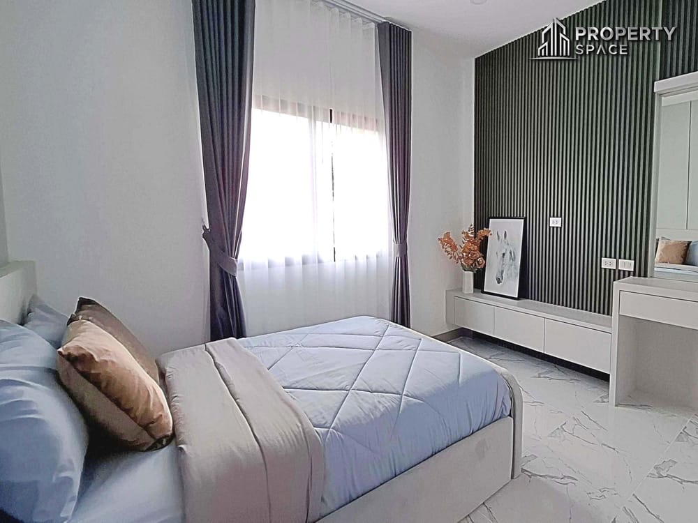 Modern 5-Bedroom Pool Villa in Park Rungrueng Village, Pattaya – For Sale Image 23