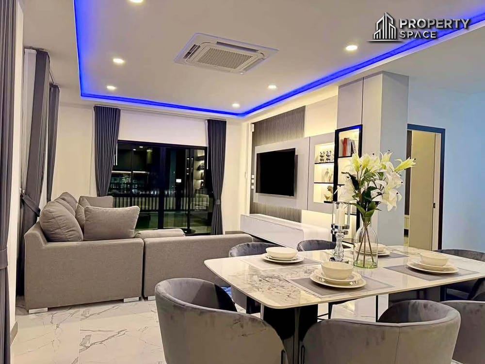 Modern 5-Bedroom Pool Villa in Park Rungrueng Village, Pattaya – For Sale Image 9