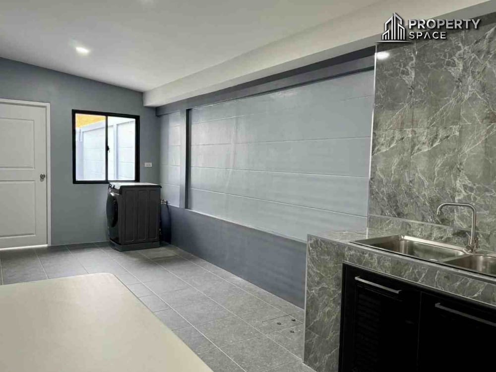 Brand New 3 Bedroom Detached House Near Mabprachan Lake Pattaya For Rent Image 13