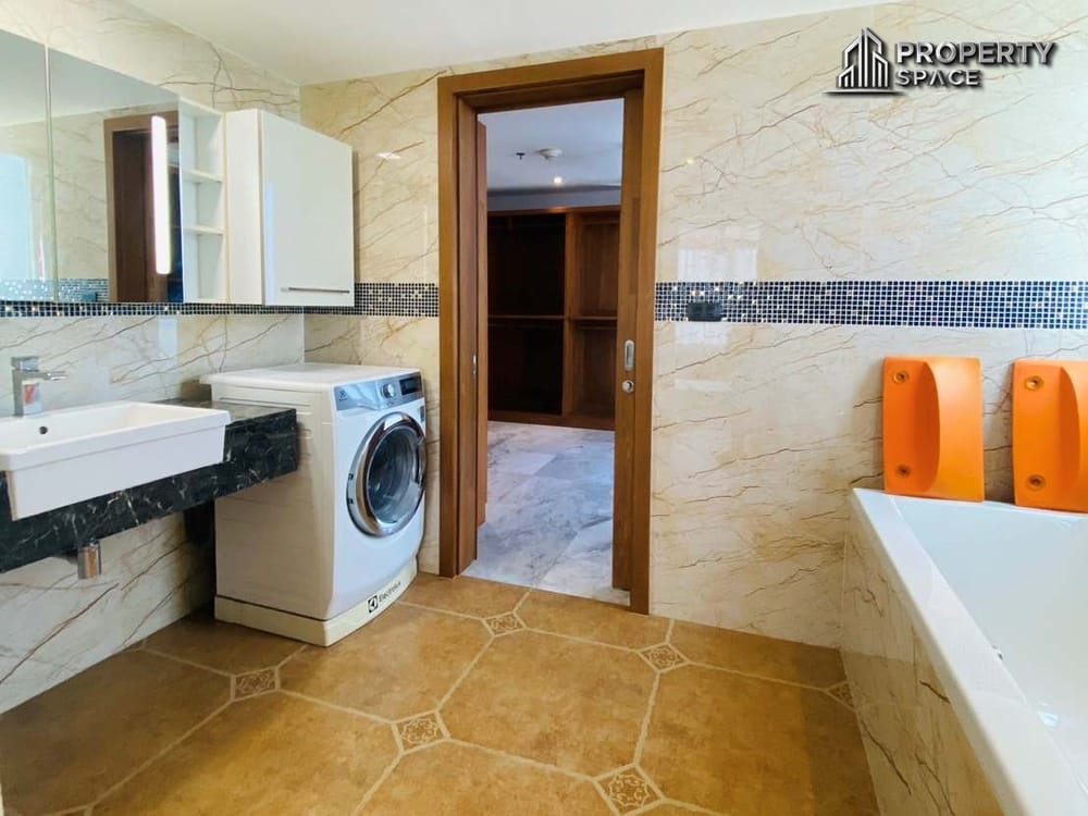 Sea View 2 Bedroom Condo In Sky Residences Pratumnak For Sale Image 9