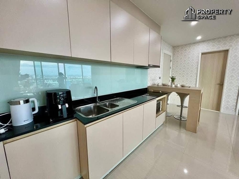 Newly Renovate 2 Bedrooms Pool View in Grande Caribbean Condo For Rent  Image 5