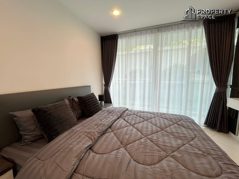 Modern Studio in Art On The Hill Pratumnak Condo For Rent Image 3