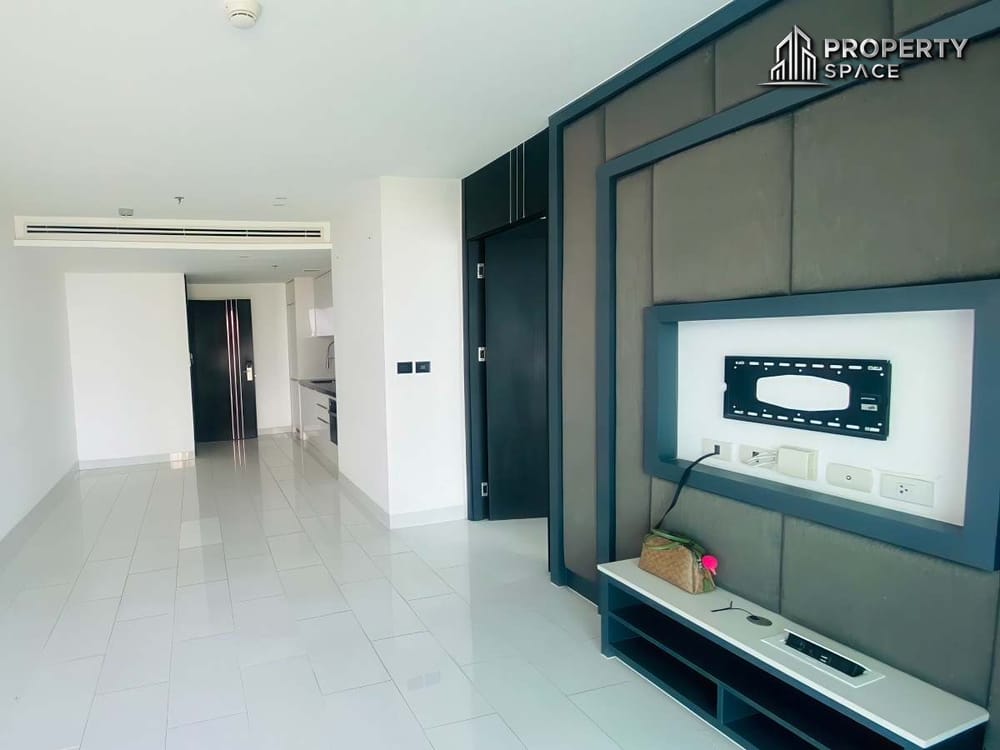 Luxury 2-Bedroom Sea View Condo in Sky Residences, Pratumnak – For Sale Image 5