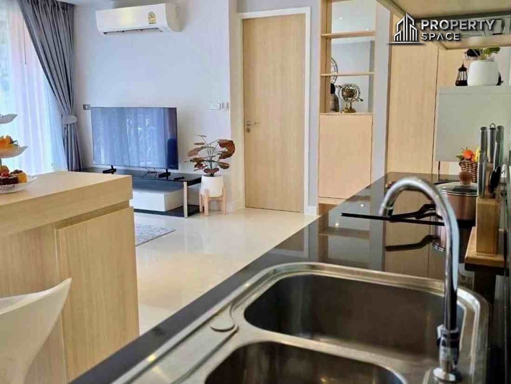 Pool Access Modern 2-Bedroom Condo in Grande Caribbean, Pattaya – For Sale Image 8