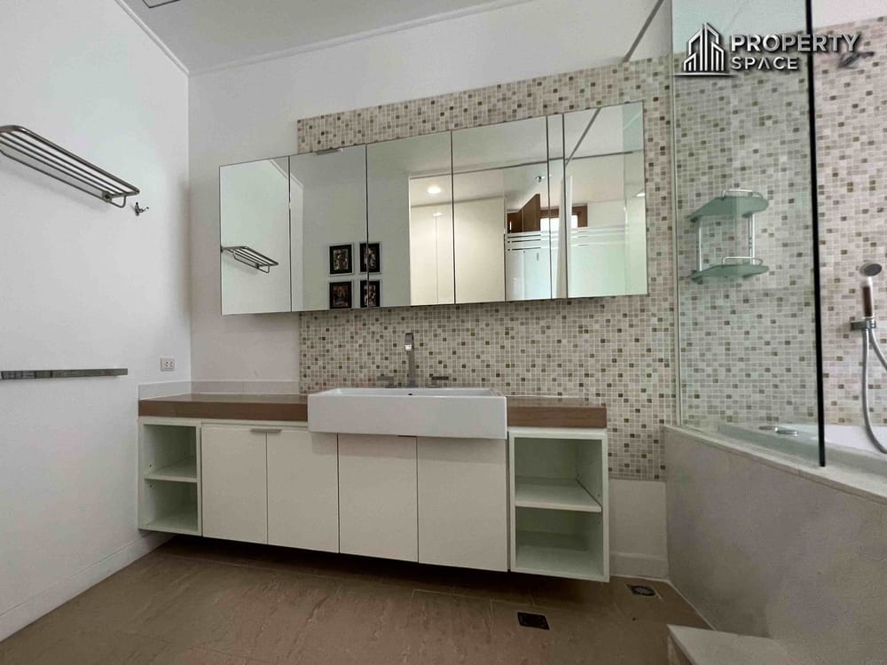 Beachfront Living! 3-Bedroom Luxury Condo for Rent at Northpoint, Pattaya Image 13